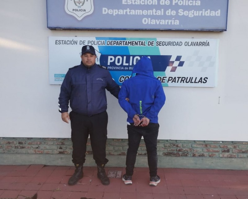 Viol una restriccin, rompi vidrios y lo aprehendieron